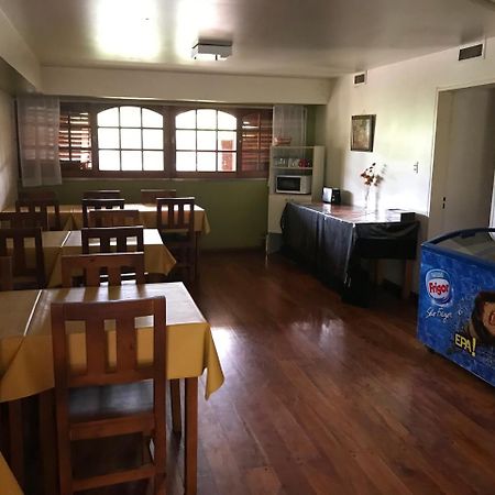 Отель La Casona Del Rio Неукен Экстерьер фото